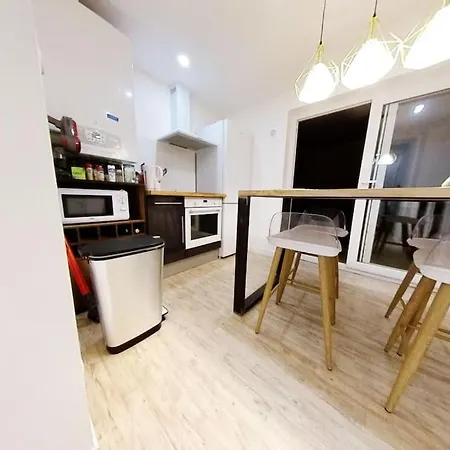 Chambre Au 2e Etage Cote Rue Apartman *