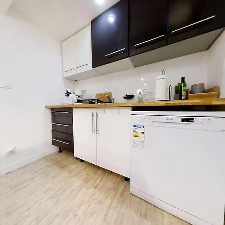 Chambre Au 2e Etage Cote Rue *